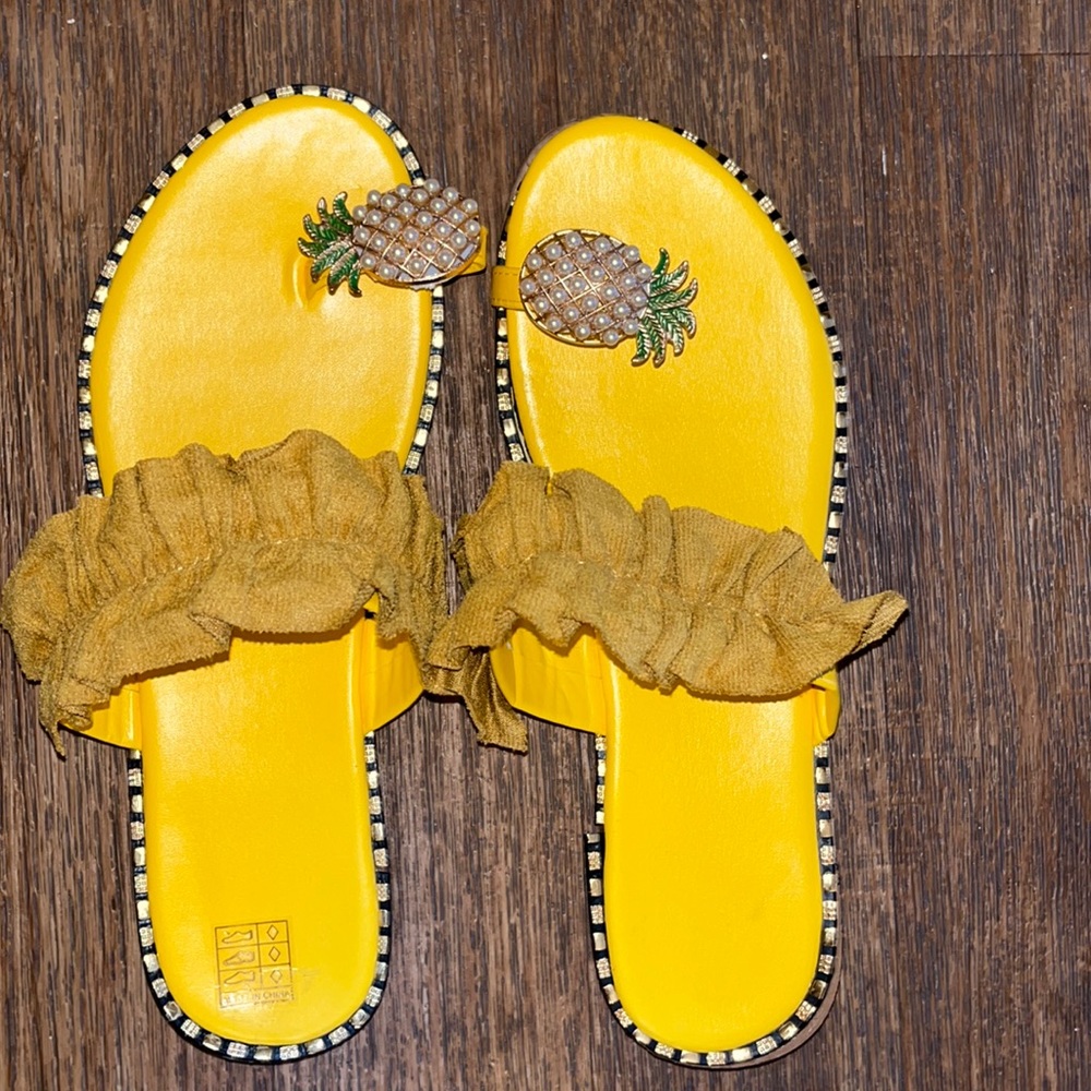 Yellow pineapple sandals - Picture 2 of 12